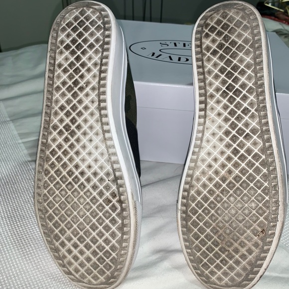 Steve Madden camp athletic shoe - Picture 2 of 4